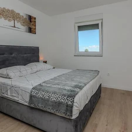 2 Bedroom Awesome In *