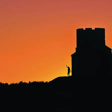 2 Bedroom Awesome In شقة نين