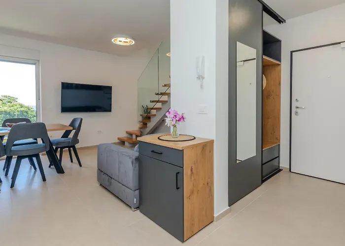 2 Bedroom Awesome In Nin