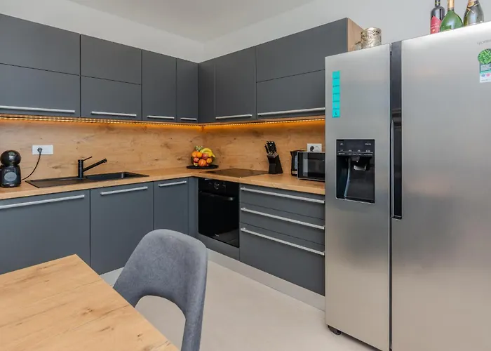 2 Bedroom Awesome In Apartman *