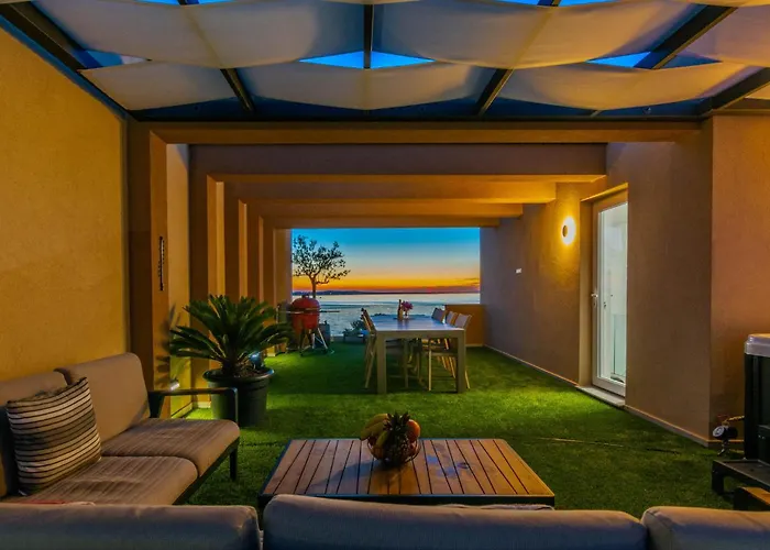 2 Bedroom Awesome In Apartman Nin