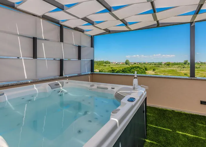 2 Bedroom Awesome In Apartman Nin