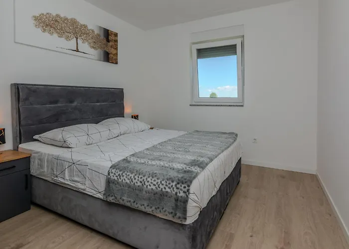 2 Bedroom Awesome In *