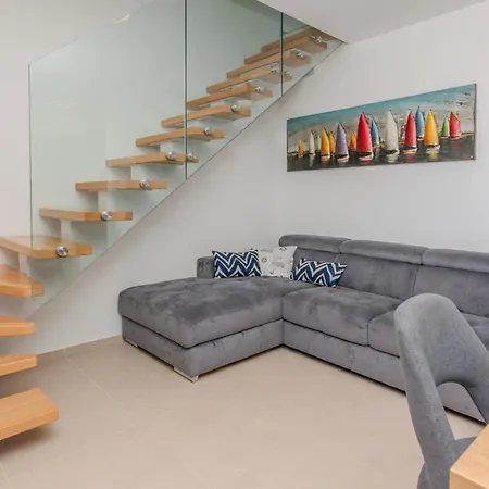 2 Bedroom Awesome In Nin