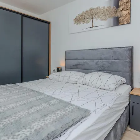 Appartement Gorgeous In With House Sea View