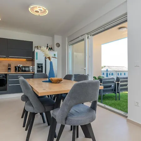 Gorgeous In With House Sea View Nin