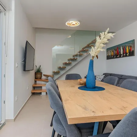 Gorgeous In With House Sea View Appartement