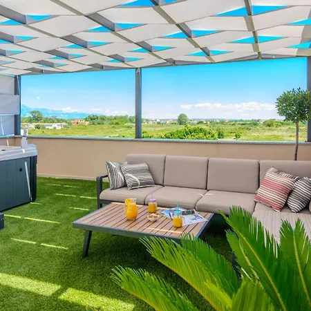 Gorgeous In With House Sea View Nin
