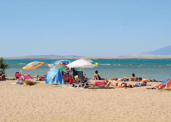 2 Bedroom Awesome In Apartamento *